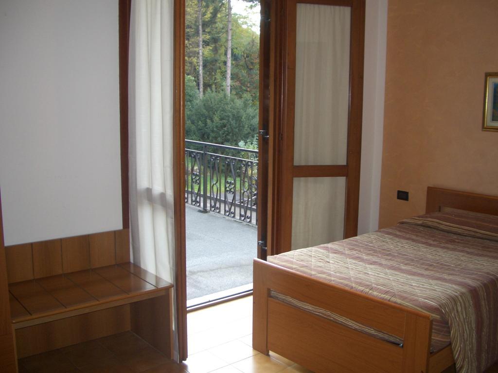 Albergo Il Castellino Darfo Boario Terme Luaran gambar