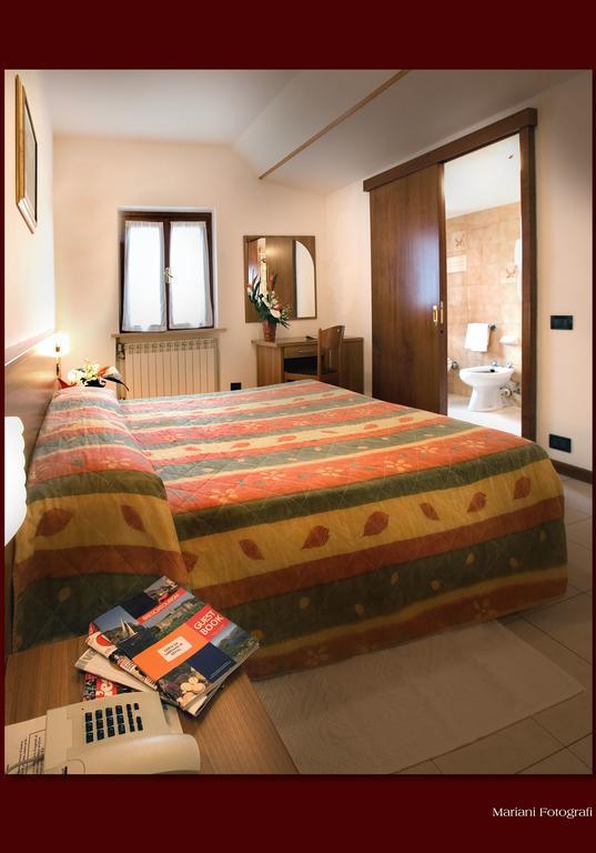 Albergo Il Castellino Darfo Boario Terme Luaran gambar