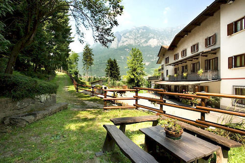 Albergo Il Castellino Darfo Boario Terme Luaran gambar