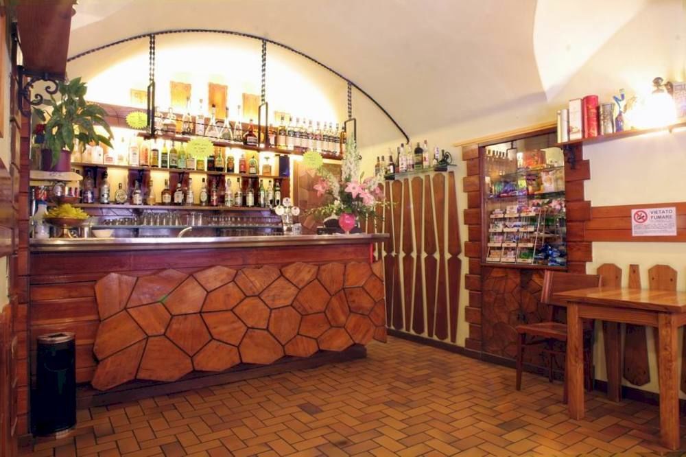 Albergo Il Castellino Darfo Boario Terme Luaran gambar